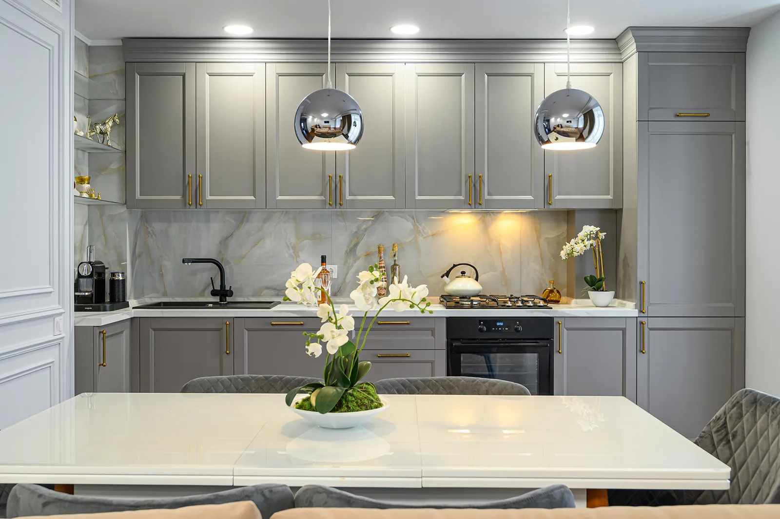 Neutral kitchen finish after cabinet refinishing